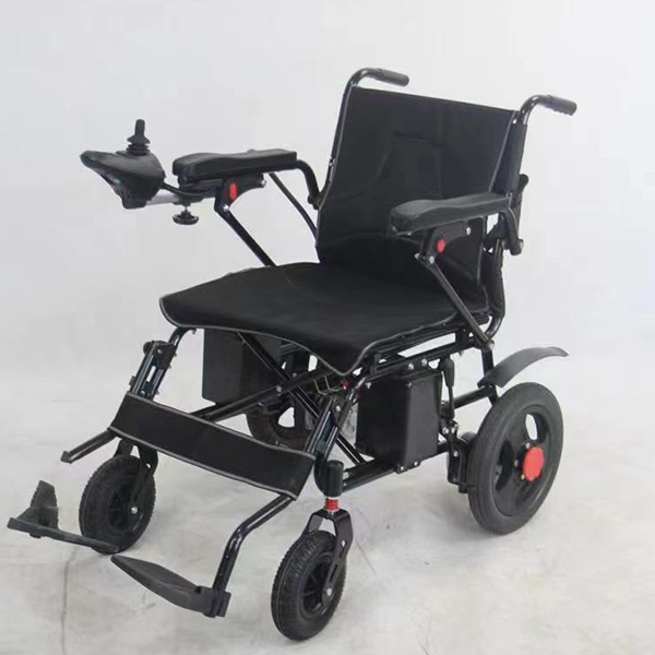 电动轮椅厂家：电动轮椅的实心胎和充气胎哪个更实用？